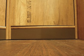 Шкаф для белья «Пилигрим» (Дуб Каньон светлый, Фон серый) в Кормиловке - kormilovka.katalogmebeli.com | фото 7